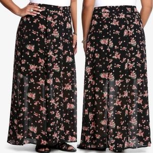 {22} Torrid - Black Maxi Skirt with Roses